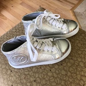 Girls Michael Kors silver sneaker---Size 13