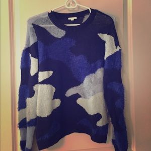 Blue army-print sweater