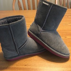 Gray Bear paw boots
