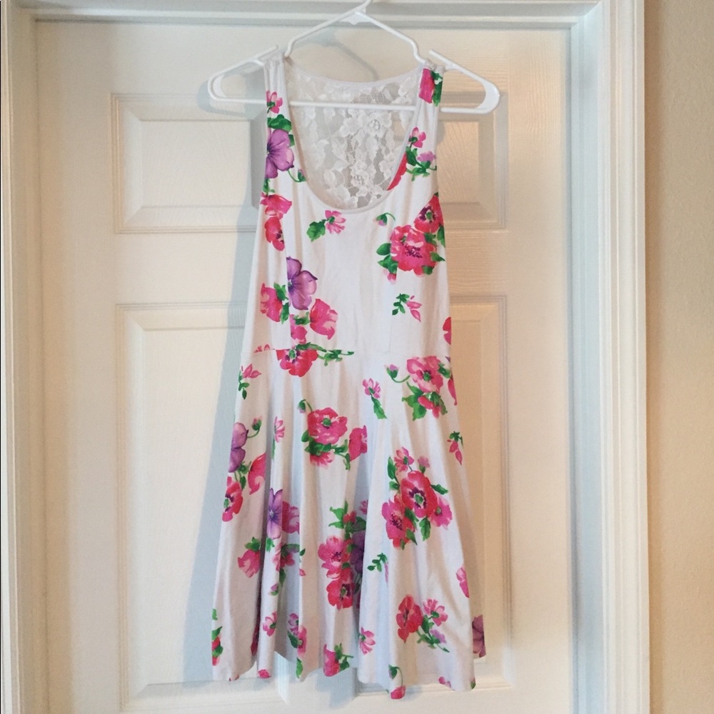 White floral sun dress Aeropostale size medium