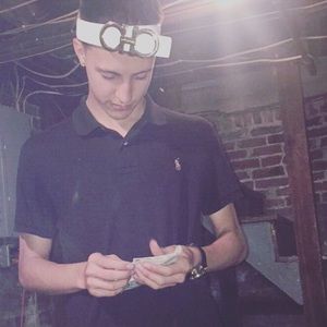 Meet your Posher, Logan