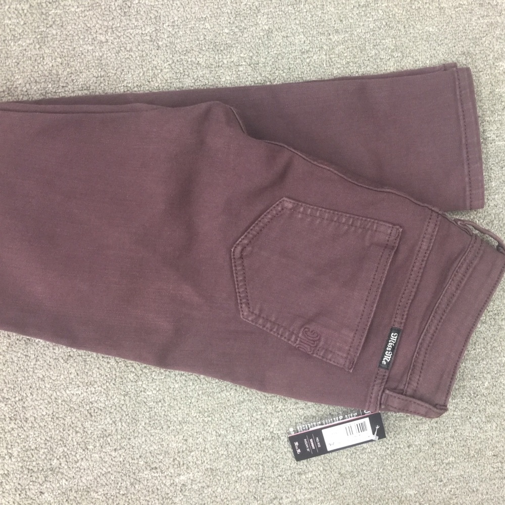 Nwt miss Me mid rise skinny wine colored