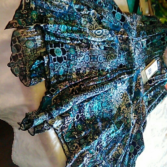 Adorable Flowy lined Dress - Picture 3 of 3