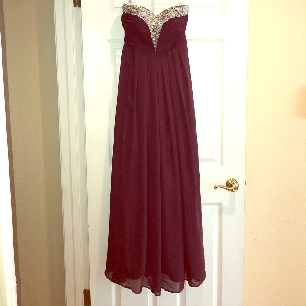 Formal plum gown great for prom!