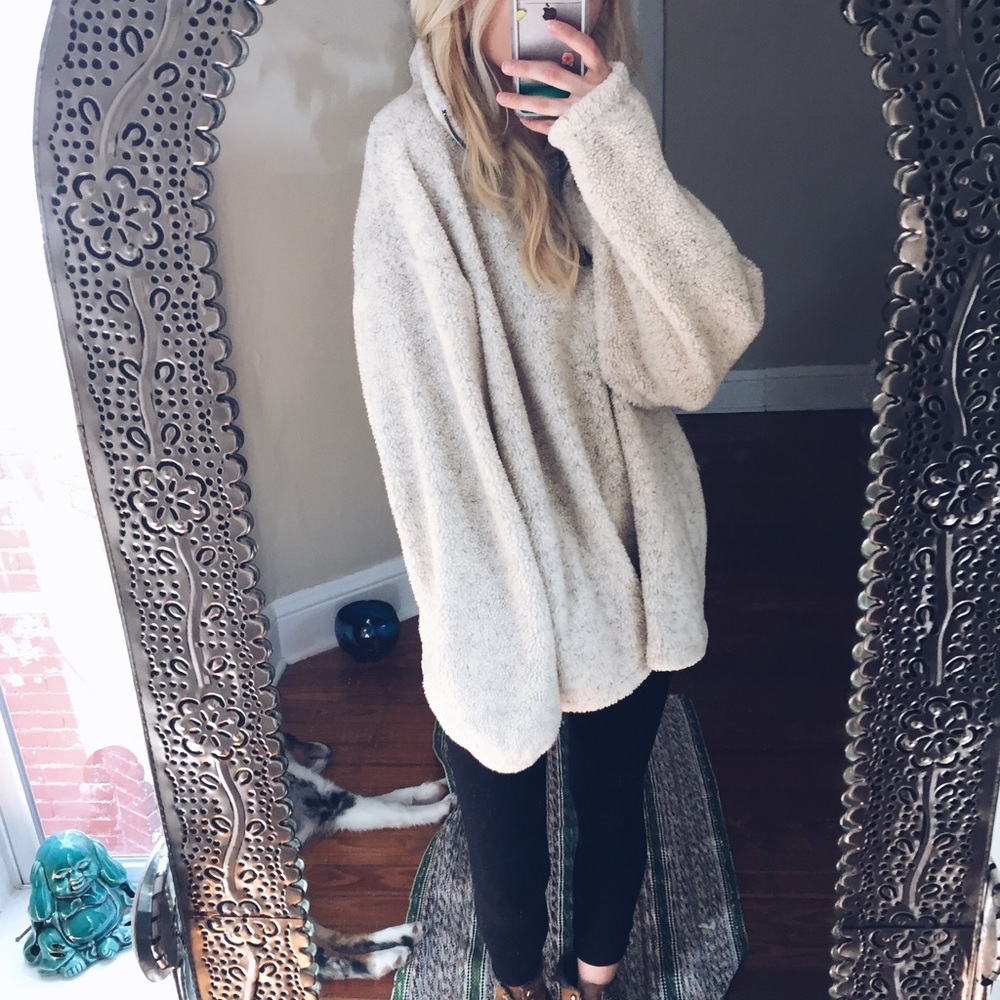 Mountain Traces Pullover
