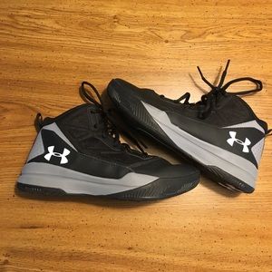 Under Armour basketball sneakers size 5y