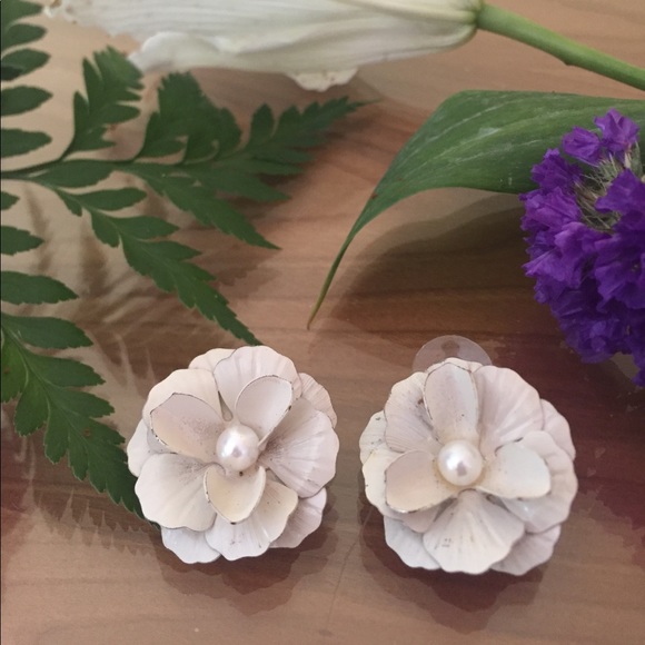 Statement Earrings - Picture 1 of 4