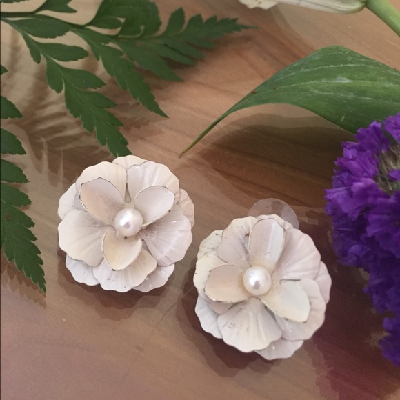 Statement Earrings - Picture 2 of 4