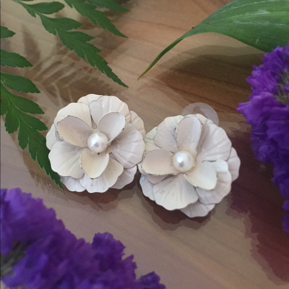 Statement Earrings - Picture 3 of 4