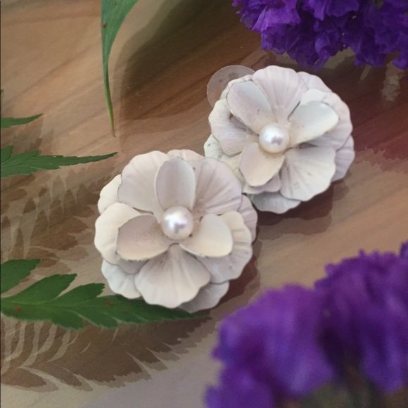 Statement Earrings - Picture 4 of 4