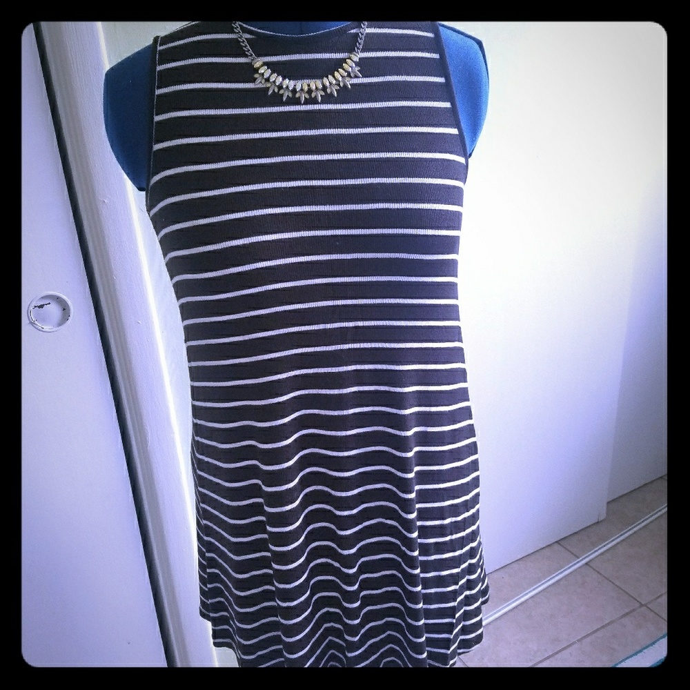 Striped knit dress with keyhole