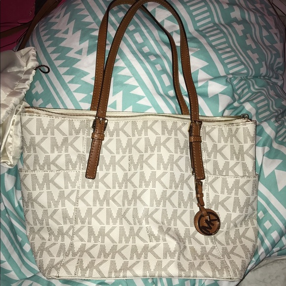 Michael Kors purse - Picture 1 of 4