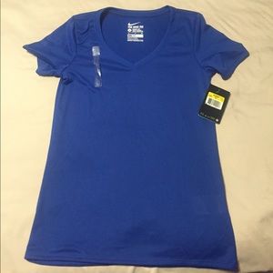 NWT Womans Small Nike Dri-Fit Tee