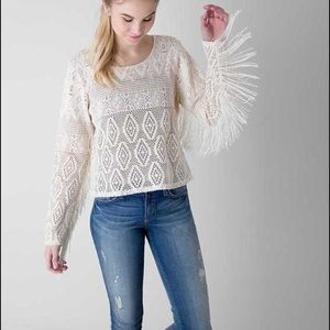 FRINGE CROPPED CREAM TOP