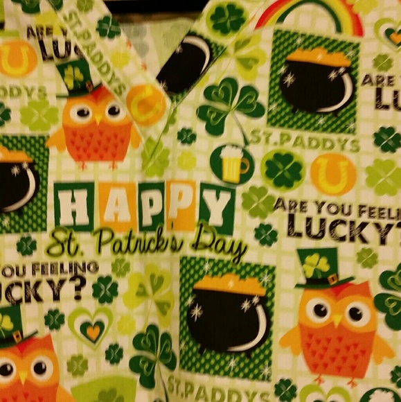 Lucky Owl & Ice Skates Scrub Top Bundle - Picture 4 of 6