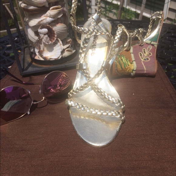 Very cute gold, multi colored - Picture 2 of 3