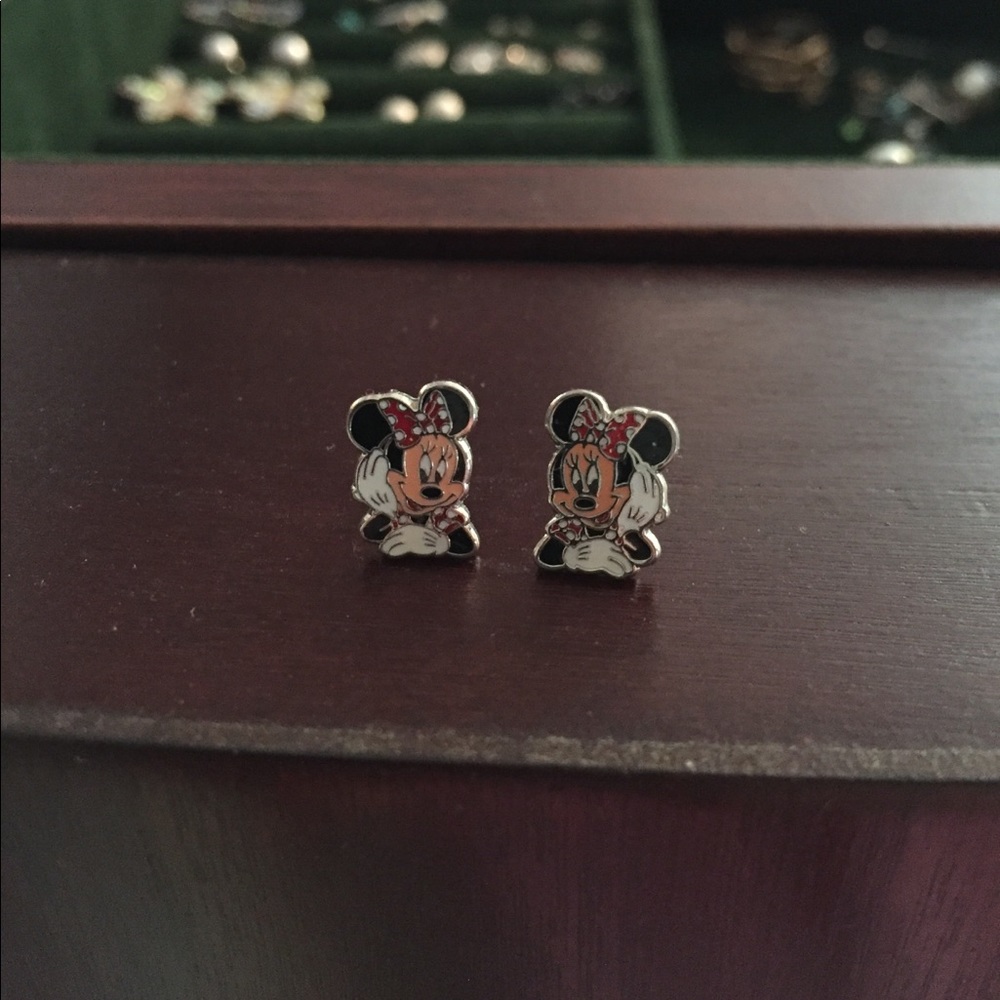 Minnie Mouse stud earrings