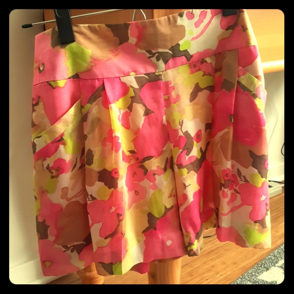 Silky floral watercolor shorts with pockets