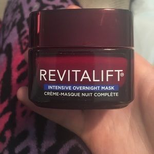 Overnight hydrating mask