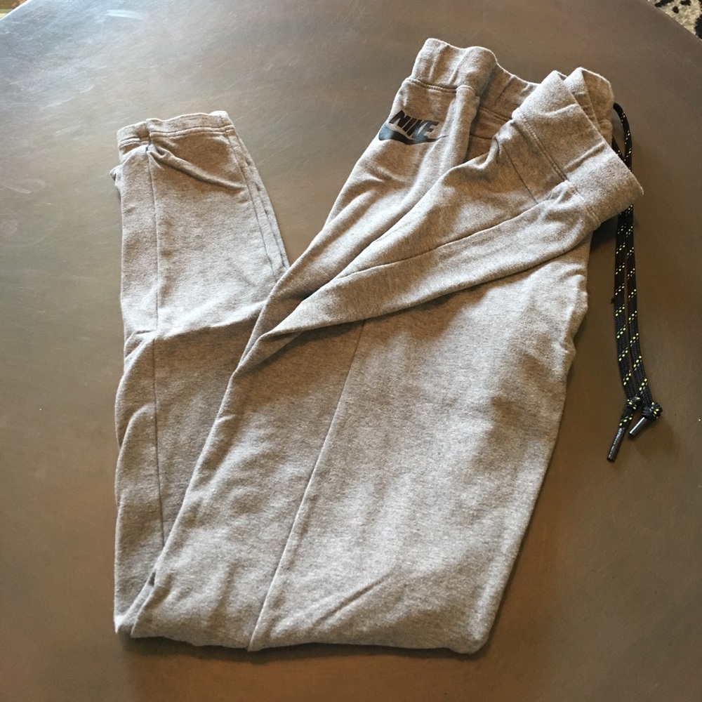 Woman's Nike pants