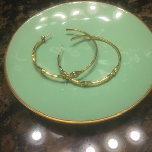 Stella & Dot gold hoop earrings