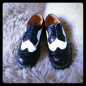 Dr Marten air wair saddle shoes