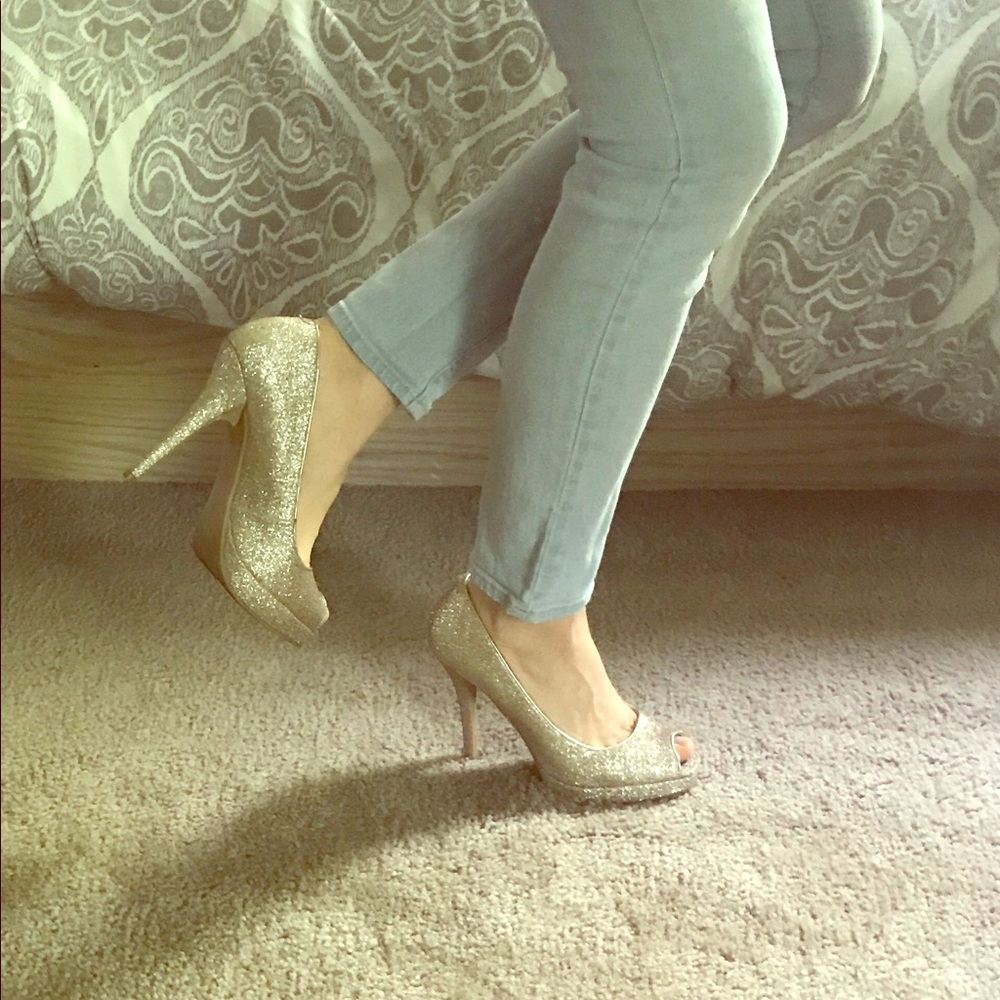 Steve Madden Glitter Pump