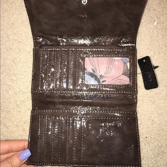 Guess wallet - Picture 3 of 3