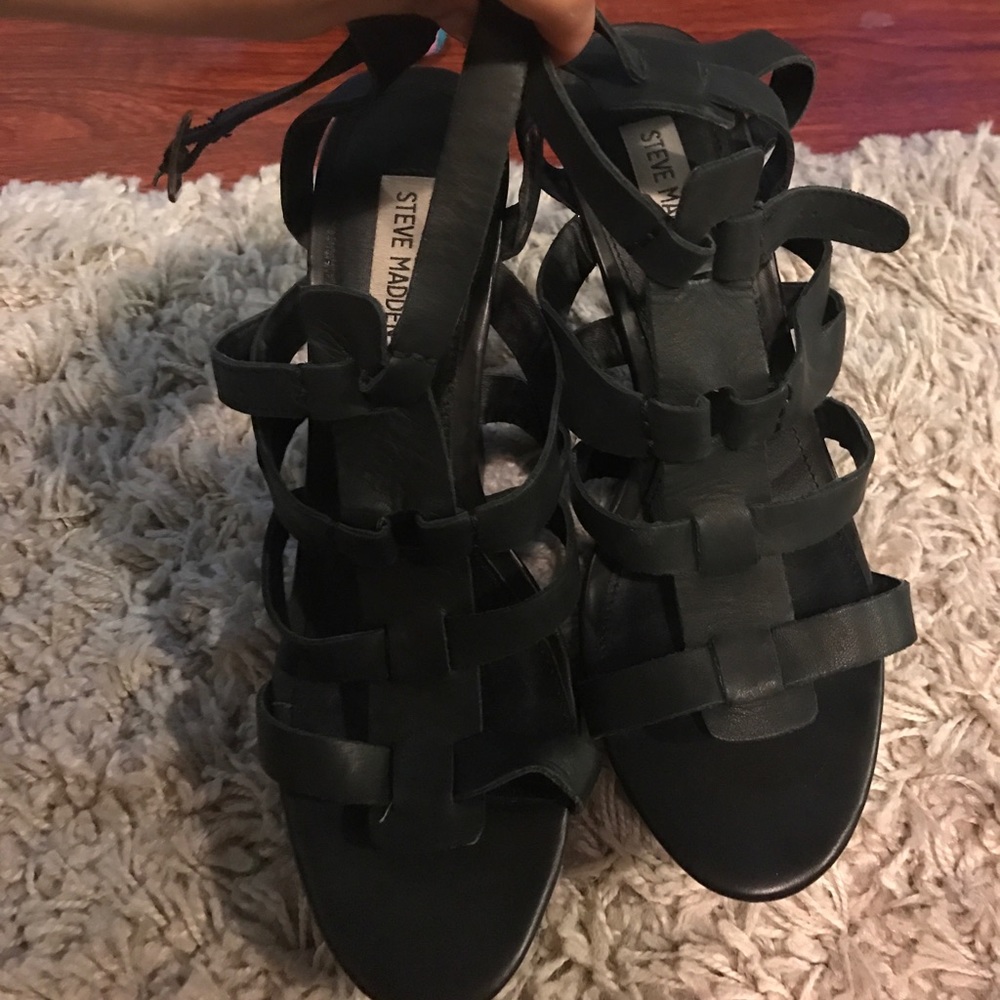 Steve Madden Black Wedge 8