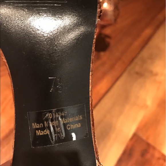 Kate and Kelly gold snakeskin heels, size 7 1/2 - Picture 5 of 7