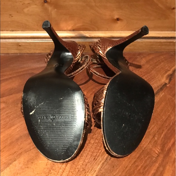 Kate and Kelly gold snakeskin heels, size 7 1/2 - Picture 6 of 7