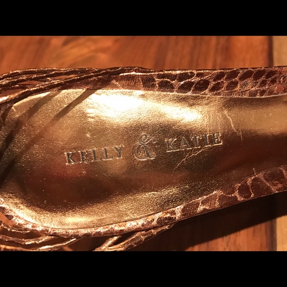 Kate and Kelly gold snakeskin heels, size 7 1/2 - Picture 7 of 7