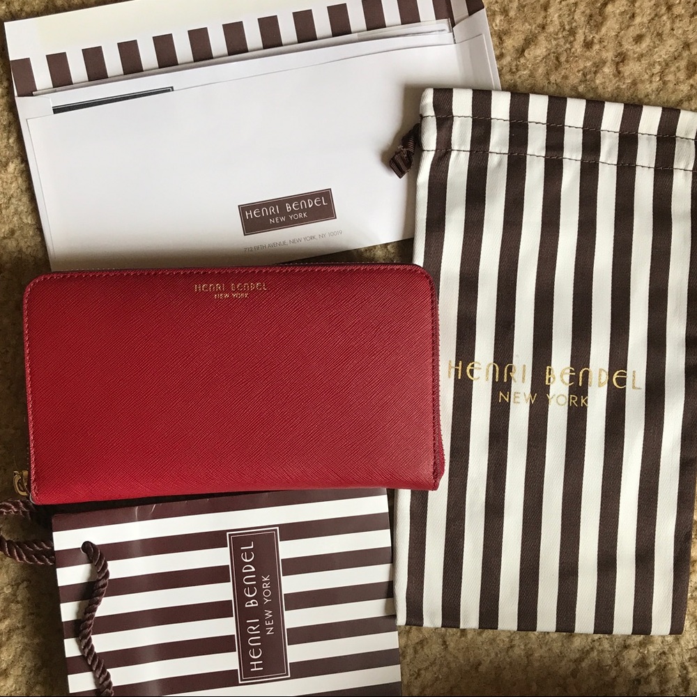 Henri Bendel Wallet