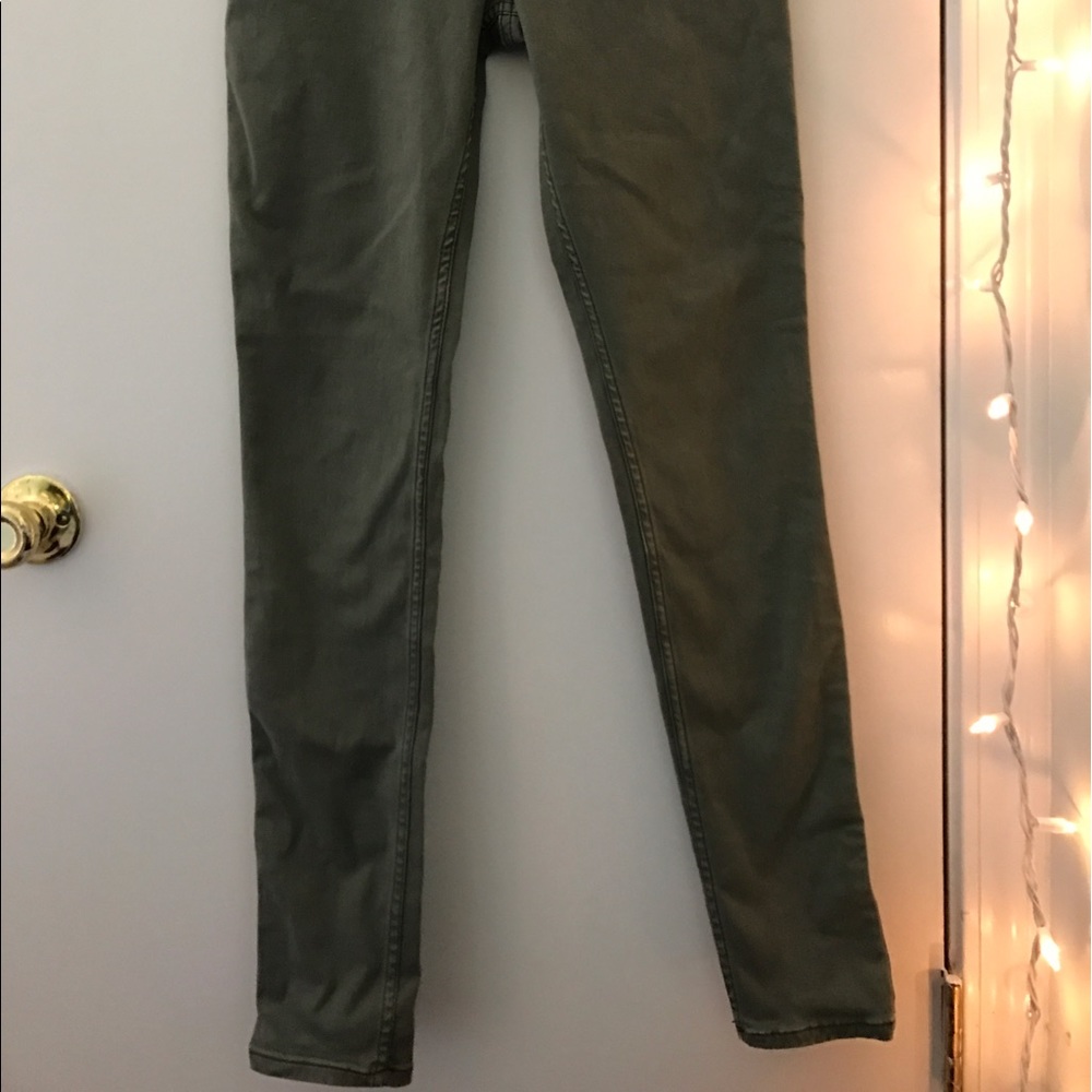 Army green super skinny jeans mid rise