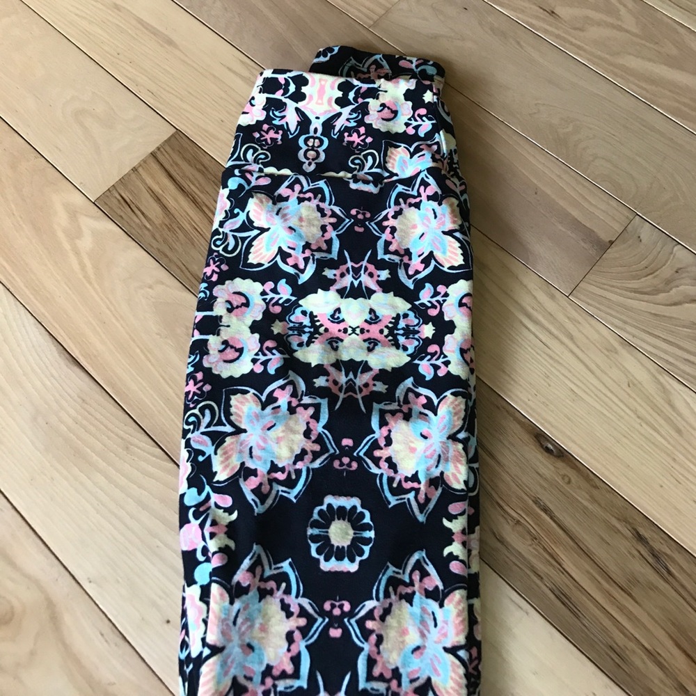 LuLaRoe OS leggings