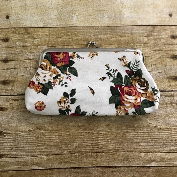 Floral snap top coin purse (only white left). - Picture 3 of 4