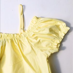 Off The Shoulder Pastel Yellow Top NWOT⭐️