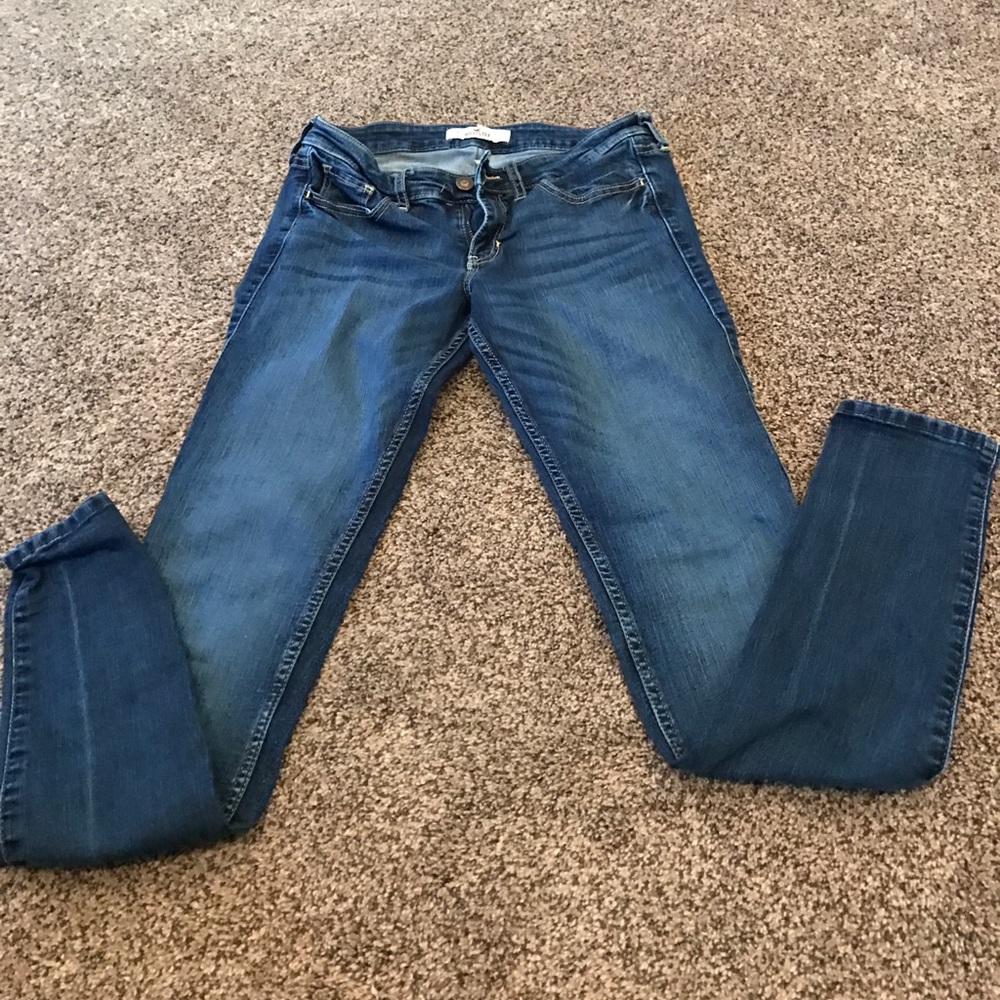 Hollister dark wash skinny jeans