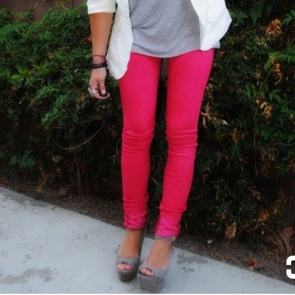 ⚫️Hollister pink denim