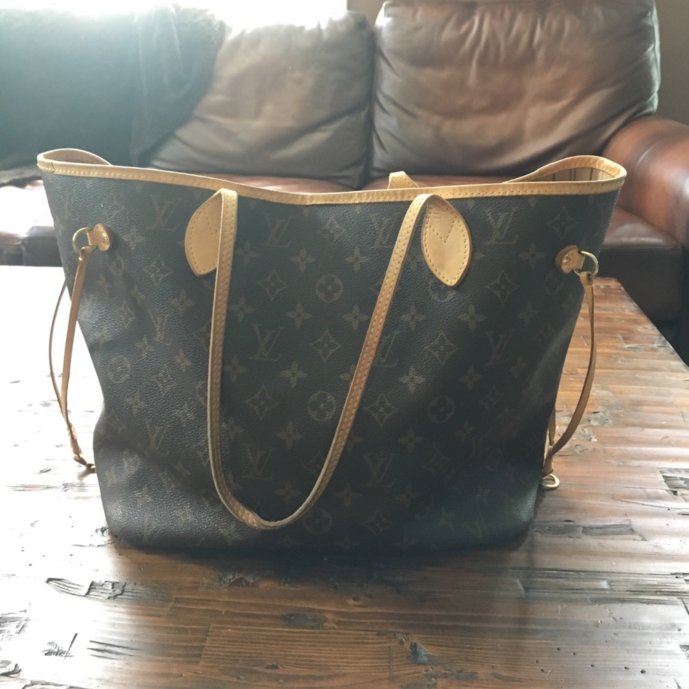 Louis Vuitton Medium Tote