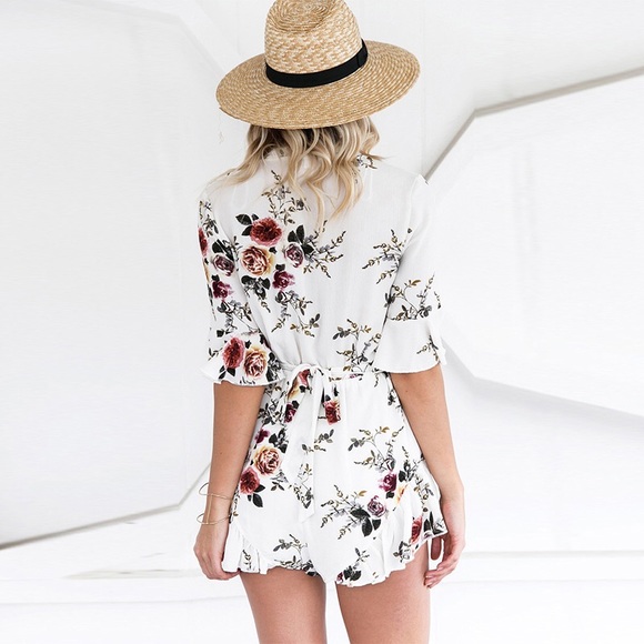 Floral Ruffled Half Sleeve Surplice Waisted Romper - Picture 4 of 8