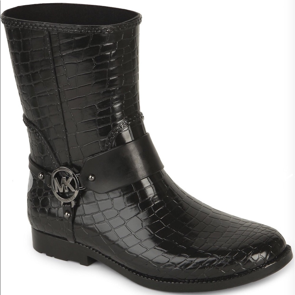 Michael Kors black crocodile print ankle rainboot - Picture 2 of 6
