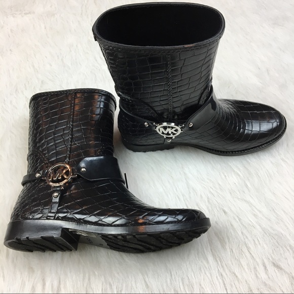 Michael Kors black crocodile print ankle rainboot - Picture 3 of 6
