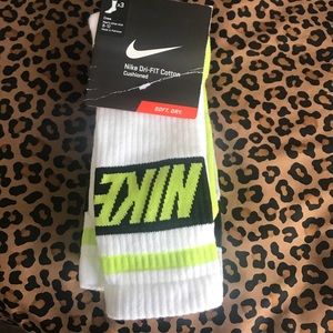 Nike Dri-Fit Cotton Crew Socks