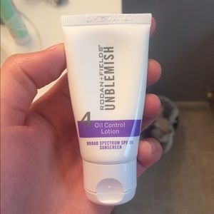Rodan and Fields Unblemish Oil Control Lotion