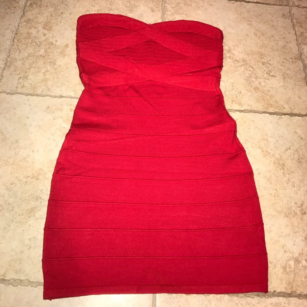 Red bandage mini strapless dress