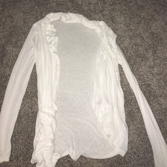 White long sleeve cardigan with pockets. - Picture 1 of 1