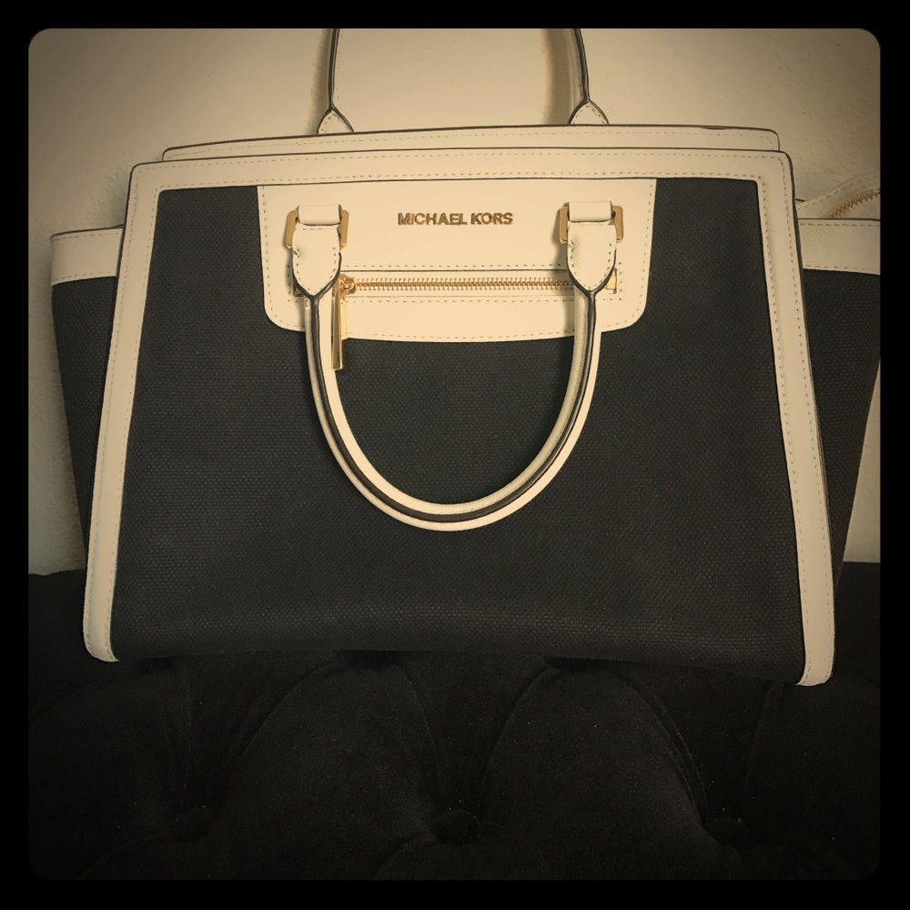 Michael Kors purse
