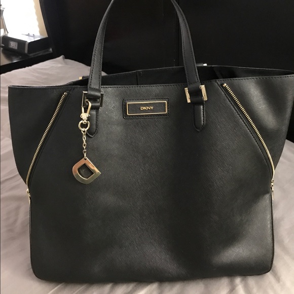 Dkny Handbags - DKNY black patent leather shoulder bag