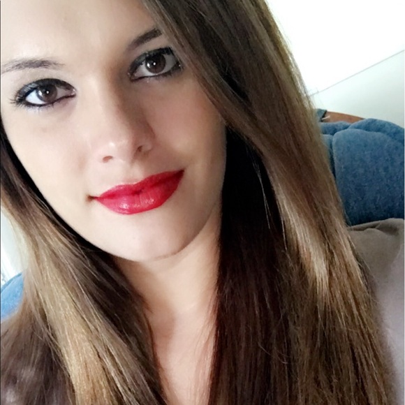 Meet your Posher, Lisa - Picture 1 of 1